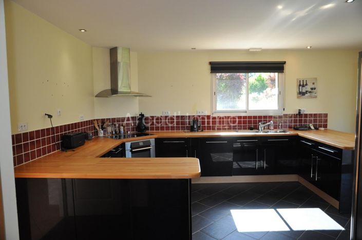 Image No.3-3 Bed House for sale