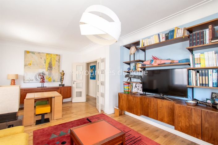 Image No.6-5 Bed House for sale