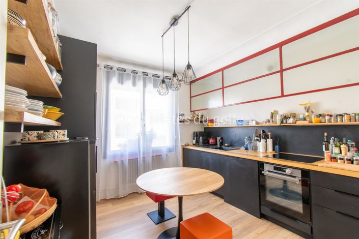 Image No.9-5 Bed House for sale