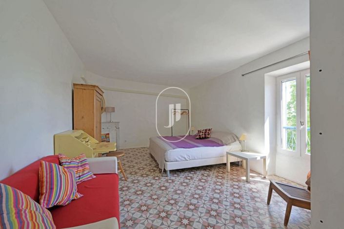 Image No.10-6 Bed House for sale