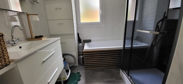 Image No.25-4 Bed House for sale