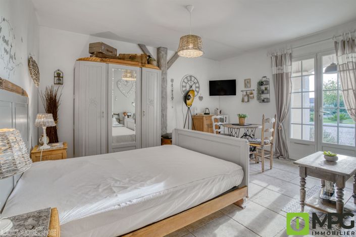 Image No.11-3 Bed House for sale