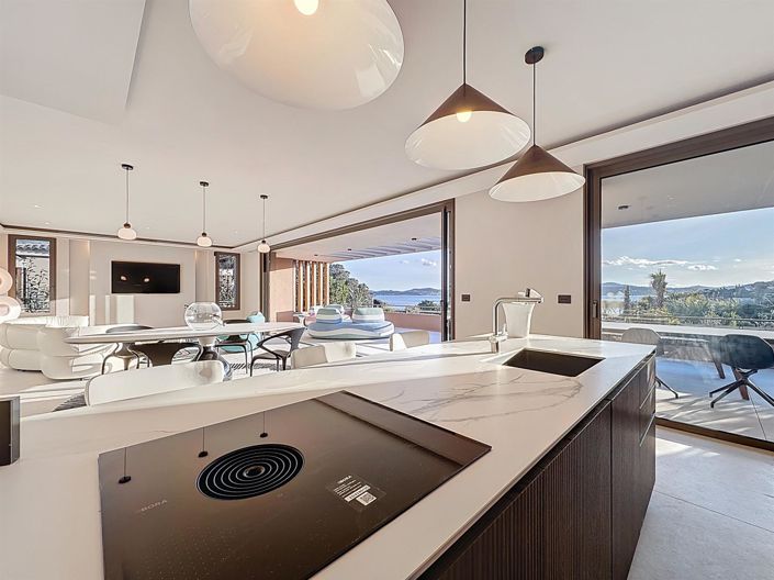 Image No.10-3 Bed Apartment for sale