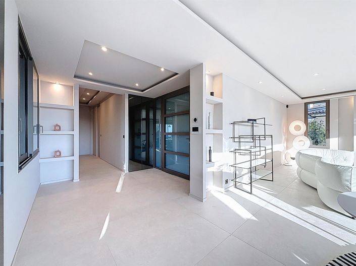 Image No.9-3 Bed Apartment for sale