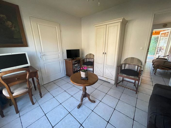 Image No.7-5 Bed House for sale