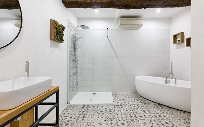 Image No.6-6 Bed House for sale