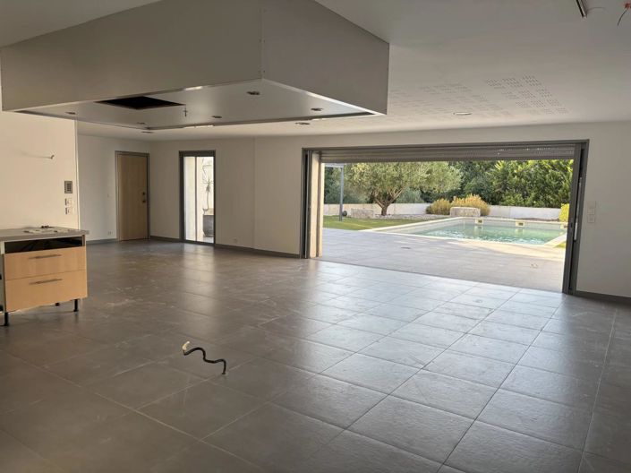 Image No.16-3 Bed House for sale