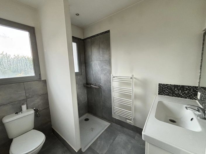 Image No.21-3 Bed House for sale