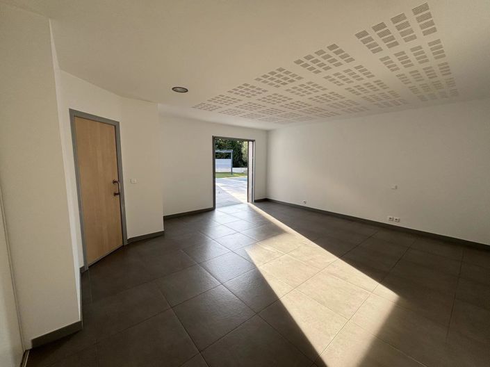 Image No.28-3 Bed House for sale