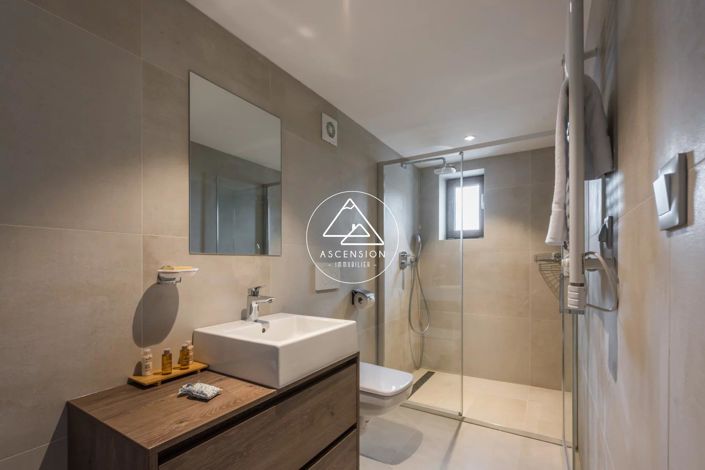 Image No.17-5 Bed Apartment for sale