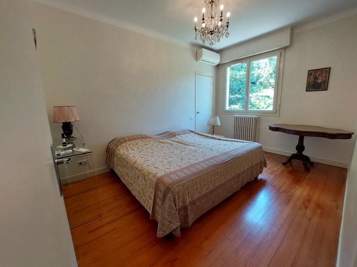 Image No.10-5 Bed House for sale