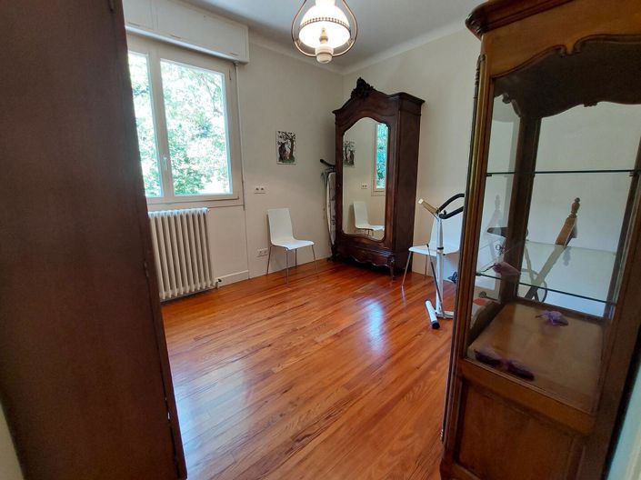 Image No.11-5 Bed House for sale