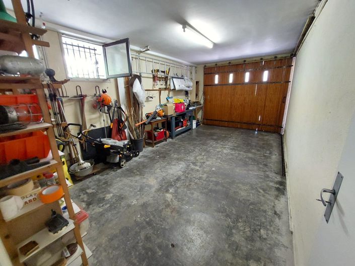 Image No.16-5 Bed House for sale