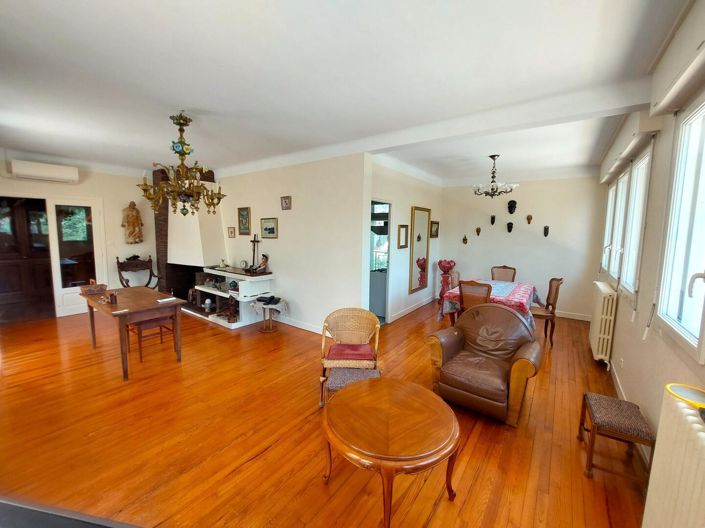 Image No.5-5 Bed House for sale