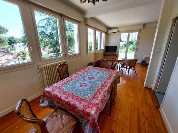 Image No.7-5 Bed House for sale