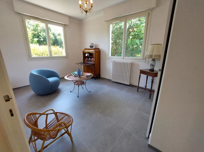 Image No.9-5 Bed House for sale