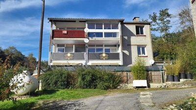 9 Bed House for sale