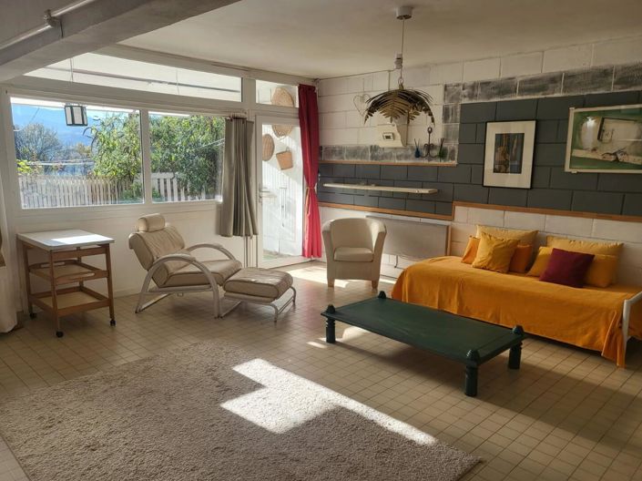 Image No.5-9 Bed House for sale