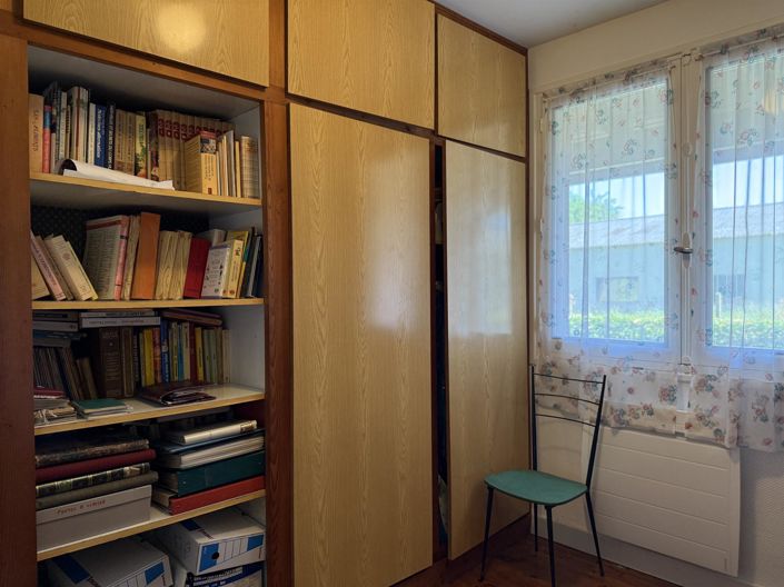 Image No.10-3 Bed House for sale