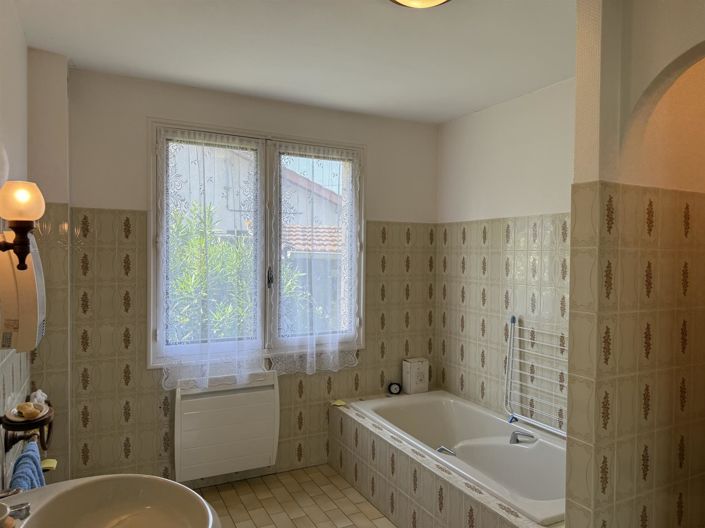 Image No.11-3 Bed House for sale