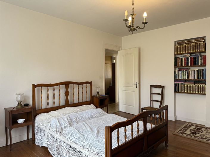 Image No.7-3 Bed House for sale