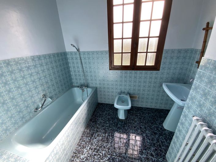 Image No.10-5 Bed House for sale