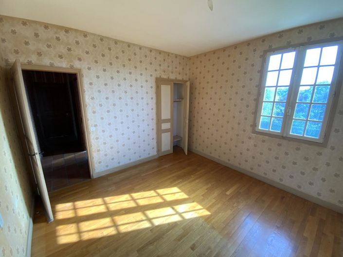 Image No.11-5 Bed House for sale