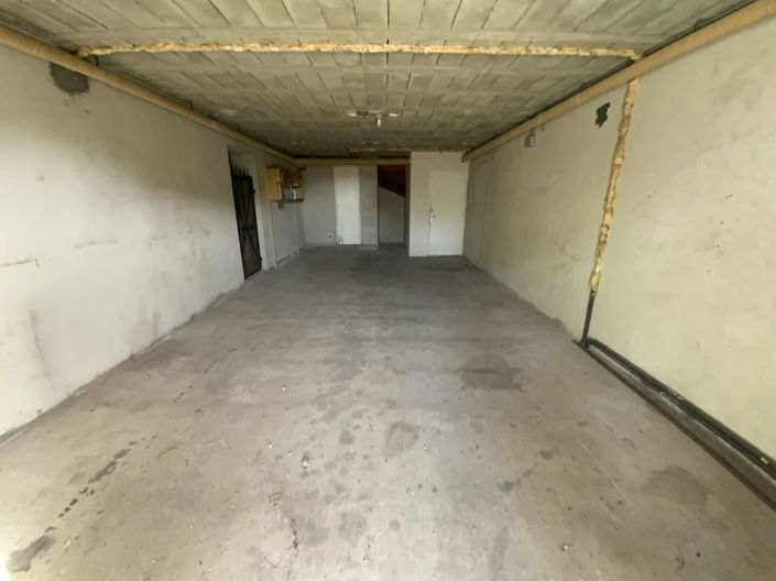 Image No.18-5 Bed House for sale