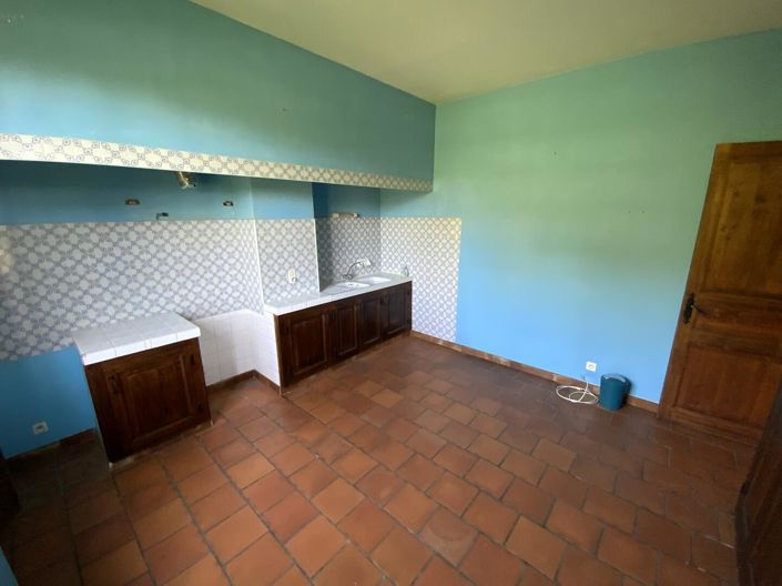 Image No.6-5 Bed House for sale