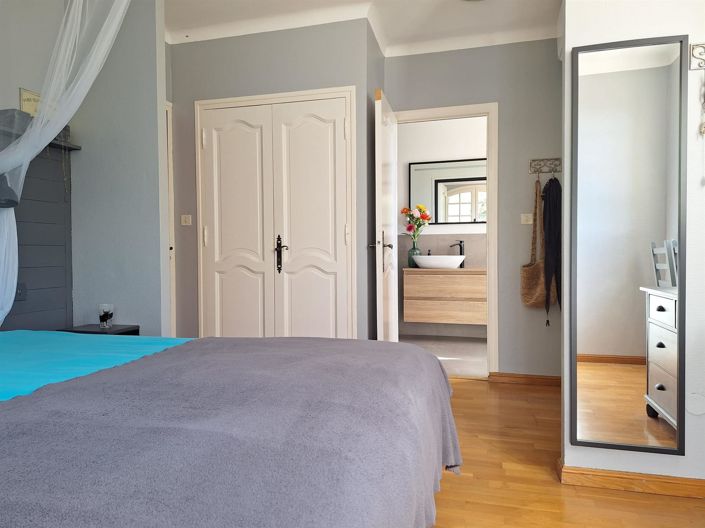 Image No.14-4 Bed House for sale