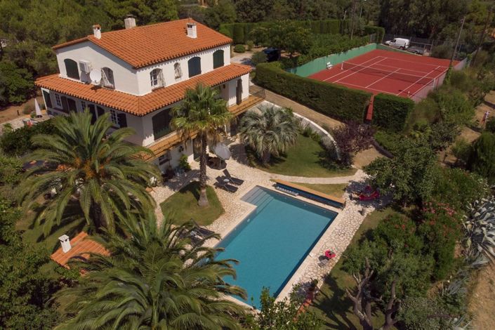 Image No.2-4 Bed House for sale