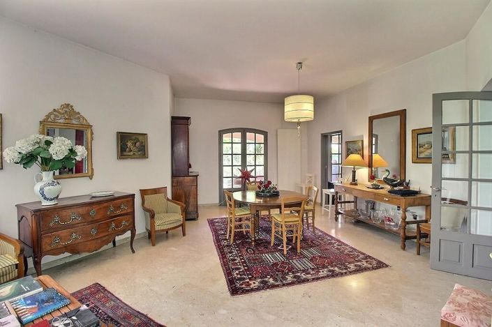 Image No.5-6 Bed House for sale