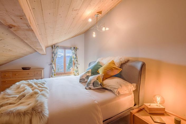 Image No.10-3 Bed House for sale