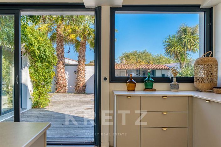 Image No.9-6 Bed House for sale