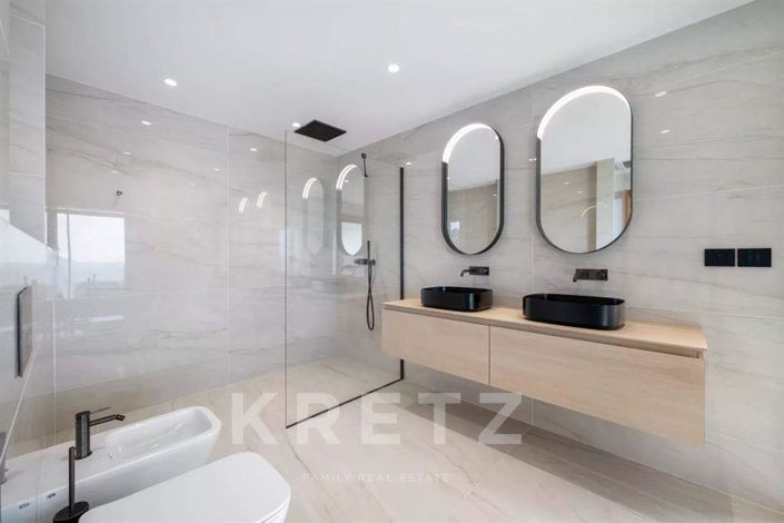 Image No.9-5 Bed Apartment for sale