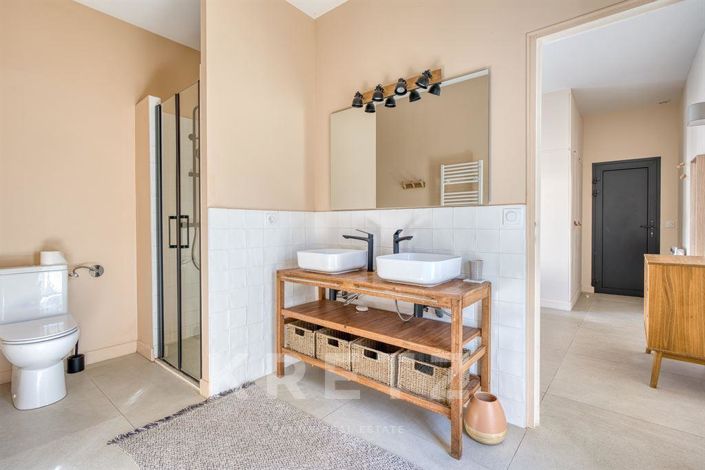 Image No.14-6 Bed House for sale