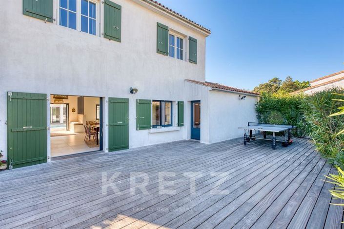 Image No.17-6 Bed House for sale