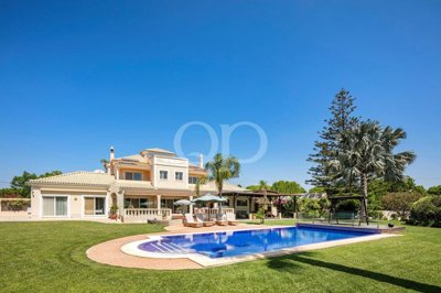 1 - Loule, House