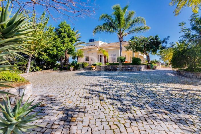 Image No.11-3 Bed House for sale