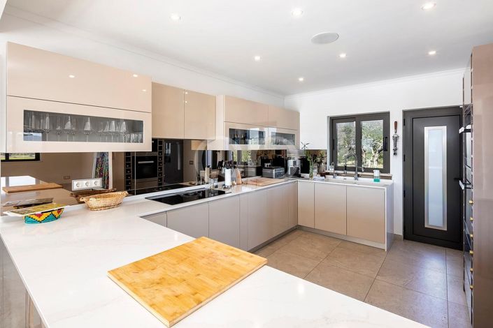 Image No.6-3 Bed House for sale