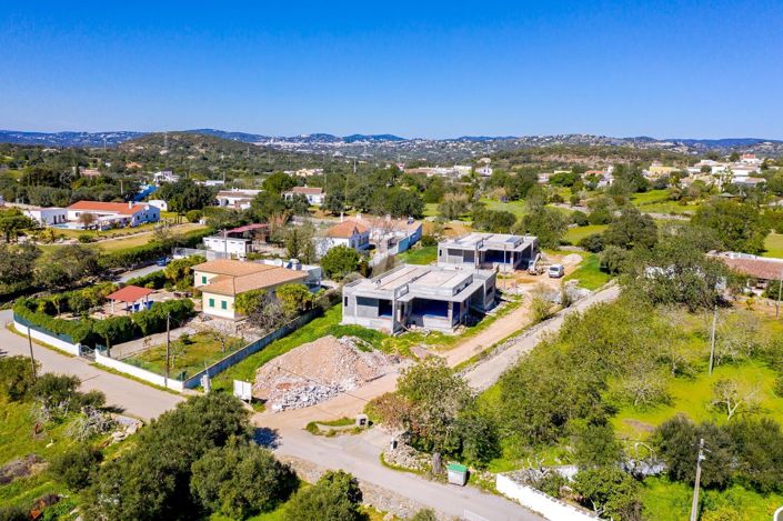 Image No.16-4 Bed House for sale