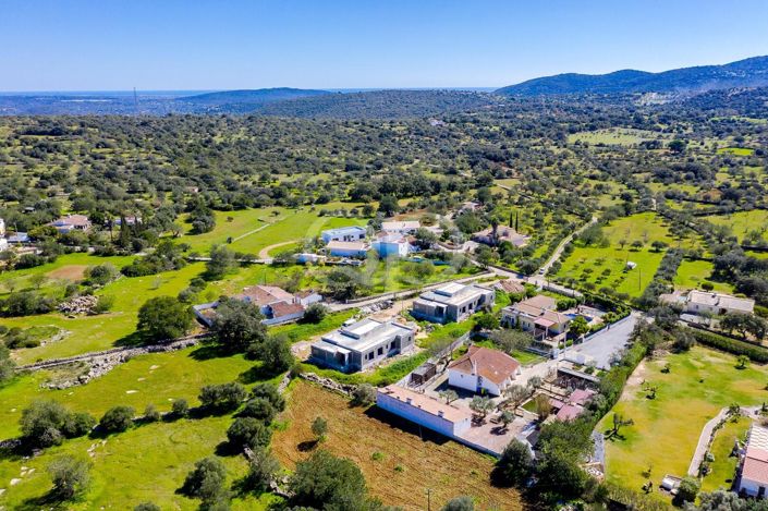 Image No.17-4 Bed House for sale