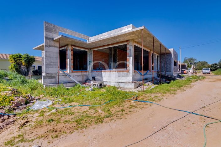 Image No.18-4 Bed House for sale