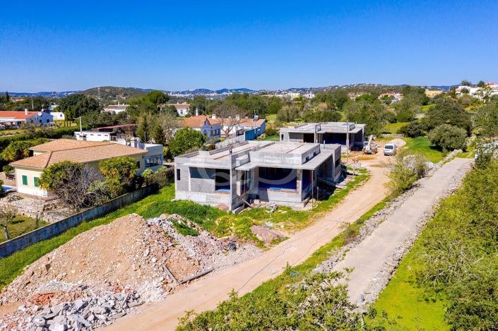 Image No.19-4 Bed House for sale