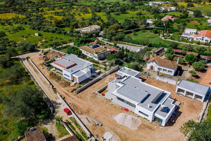 Image No.48-4 Bed House for sale