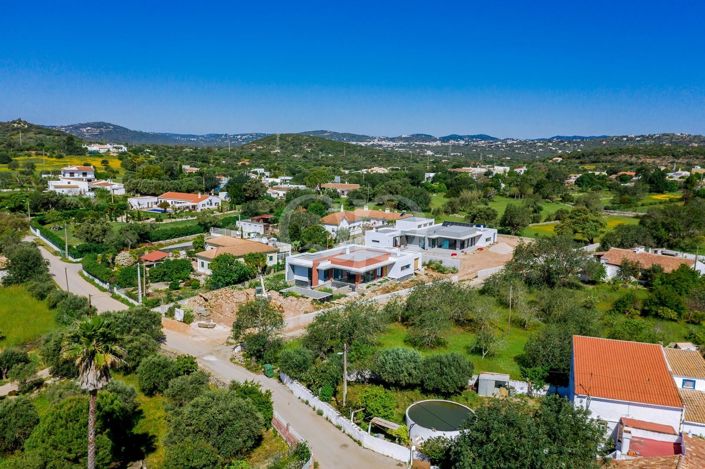 Image No.50-4 Bed House for sale