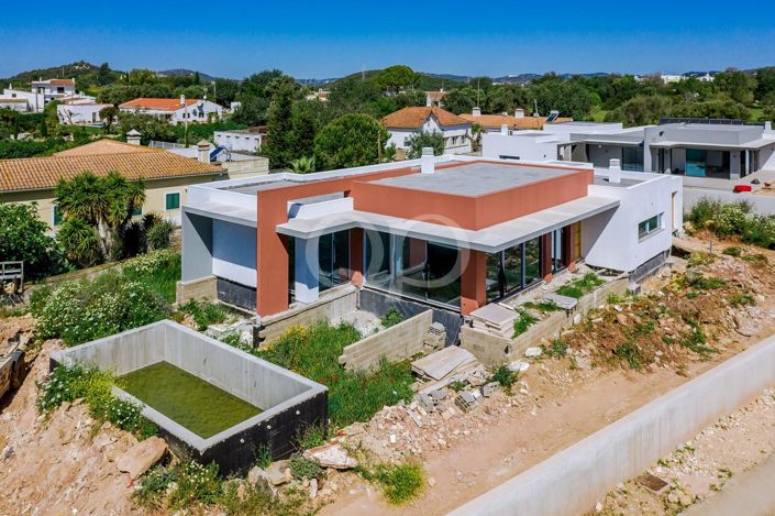 Image No.52-4 Bed House for sale