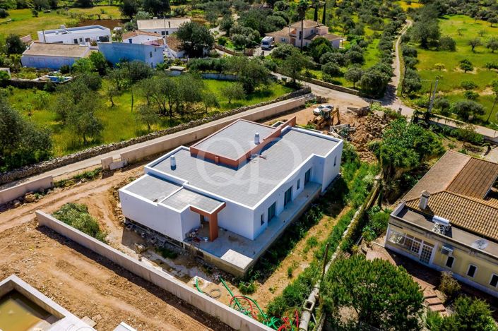 Image No.56-4 Bed House for sale