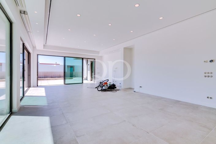 Image No.57-4 Bed House for sale