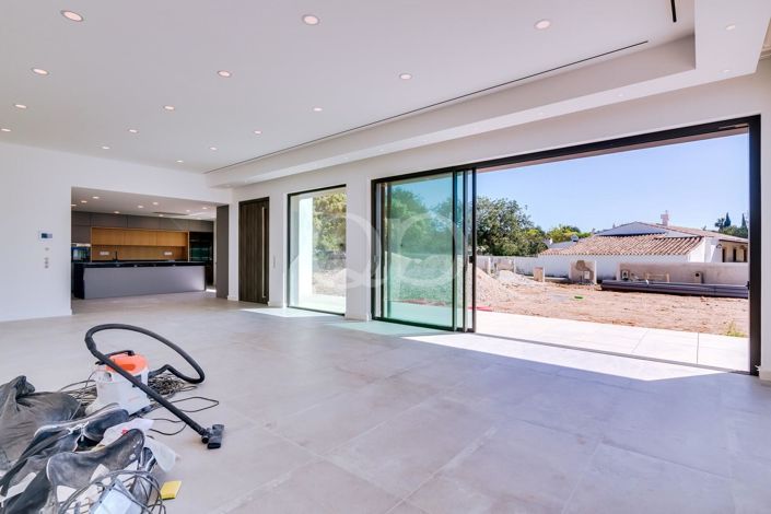 Image No.58-4 Bed House for sale